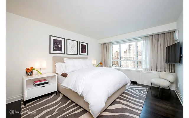 Sold by Douglas Elliman | media 15