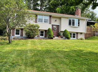 17 Greenbriar Dr, Shrewsbury, MA 01545