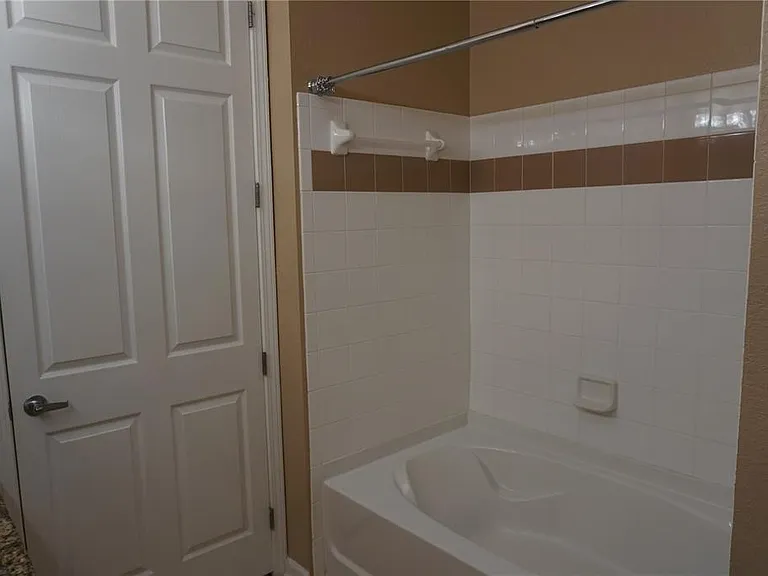 719 Terrace Ridge Cir #719 — Photo 18