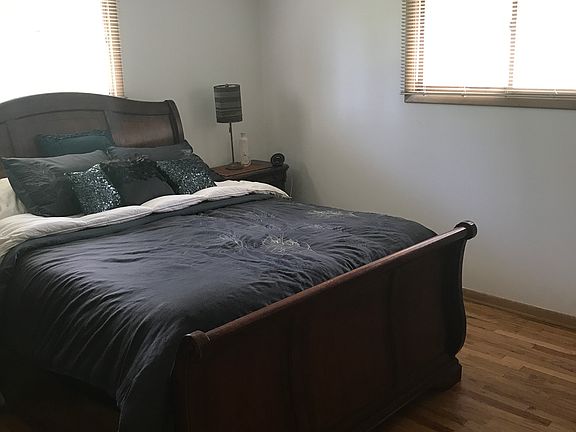 13 x 13 Master bed room
