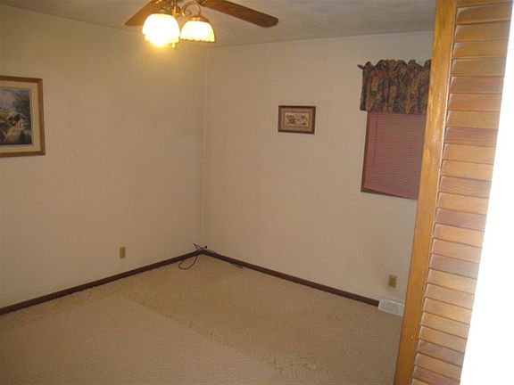 4th image of 244 Wilshire Dr