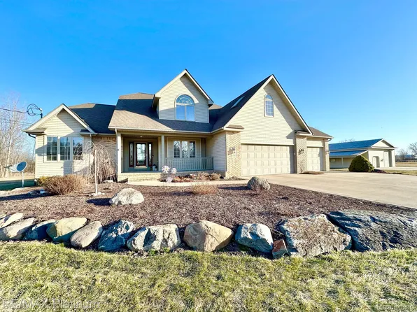 6040 W Coldwater Rd, Flushing, MI 48433