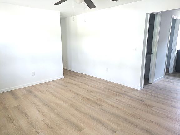 4th image of 2023 Clements Ave #B