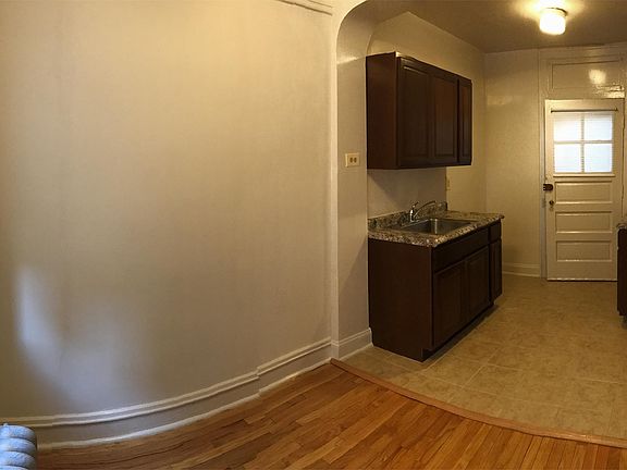 4th image of 9218 S Bishop St APT 1B