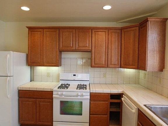 2nd image of 530-538 Buchon St #536