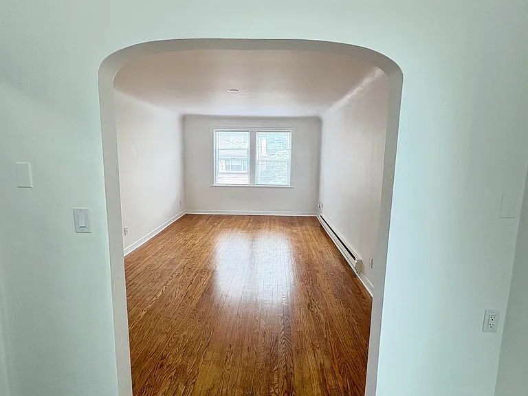 325 Summit Ave E #12 — Photo 3