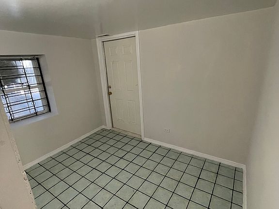 3rd image of 2230 S Kedzie Ave