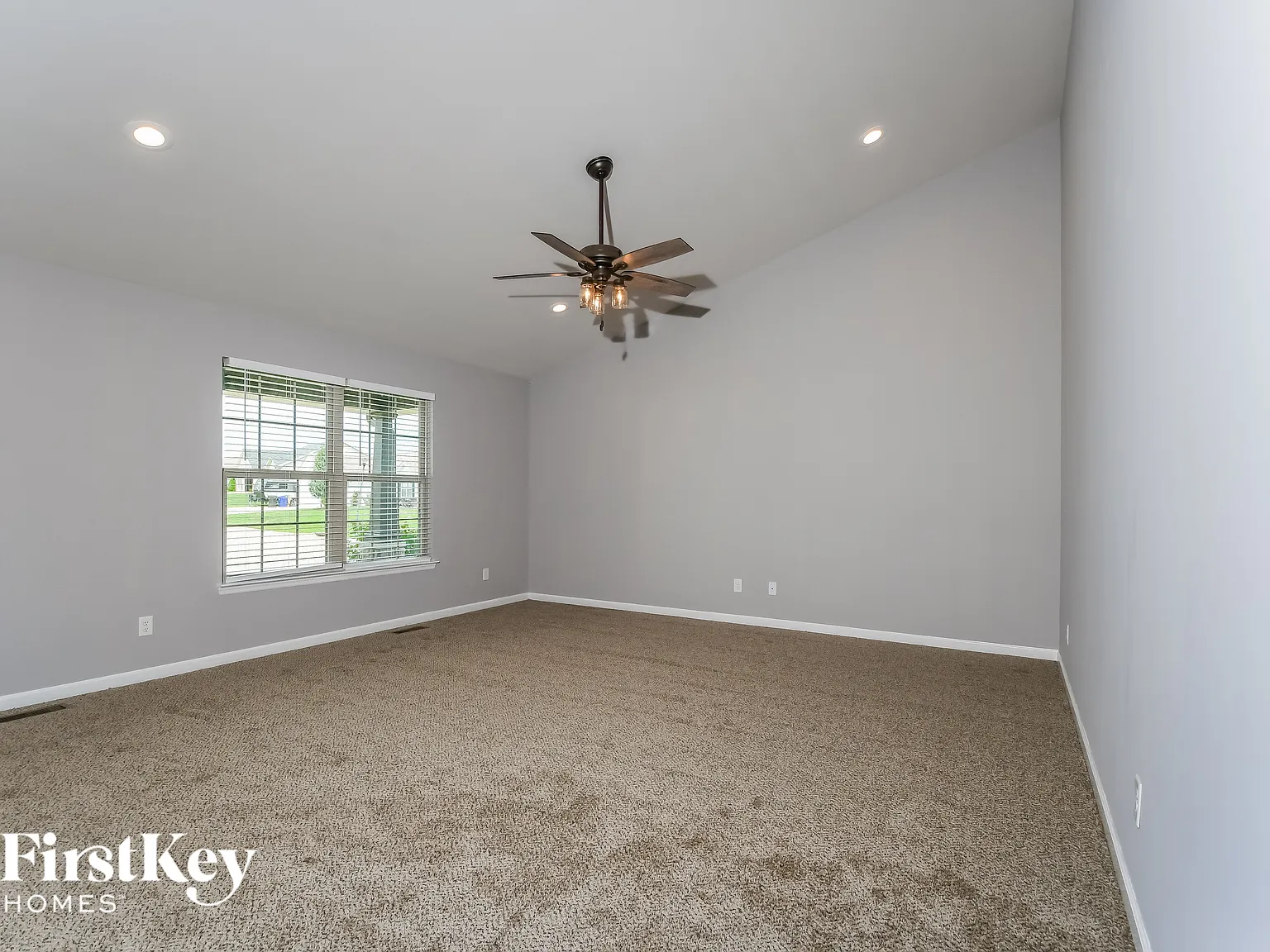 3 bed, 2.0 bath, 1551 sqft, $2,420 — Photo 3