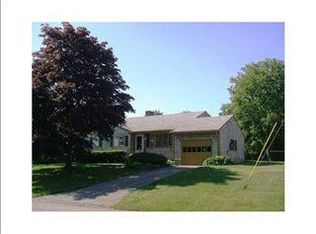 84 Canonchet Dr, Portsmouth, RI 02871