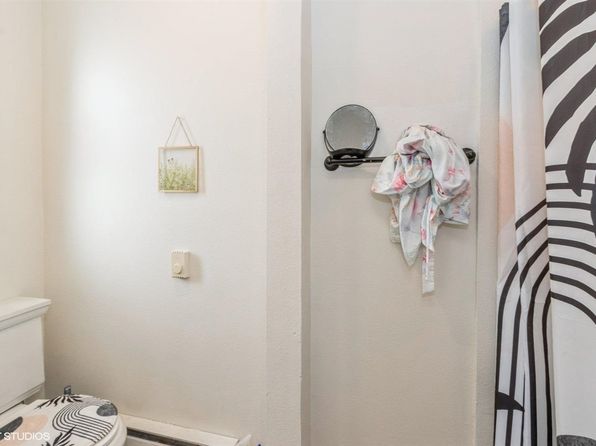 cedar-rapids-iowa-446232666 picture