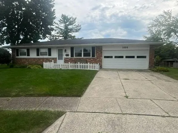 1004 Corona Cir, New Carlisle, OH 45344
