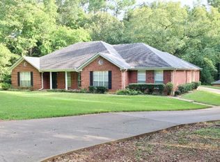 136 Woodway St, Palestine, TX 75801