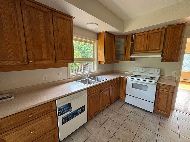 1700 Western Pkwy — Photo 4