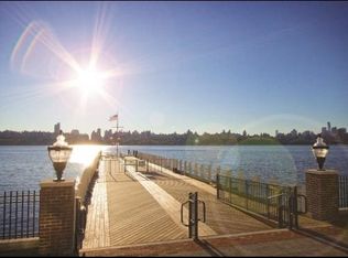 3 Main St, Edgewater, NJ 07020