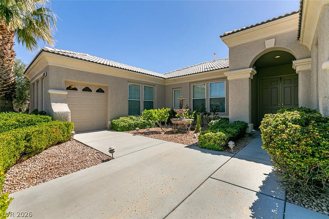 2 bed, 2.0 bath, 2162 sqft, $4,245 — Photo 2