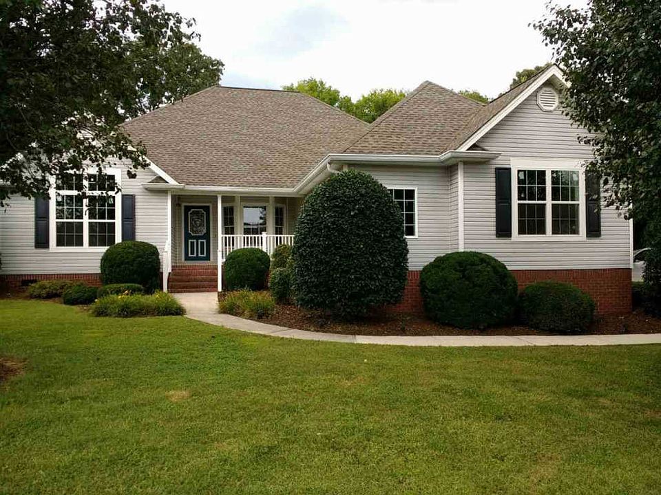 1st image of 170 Bartlett Cir NE