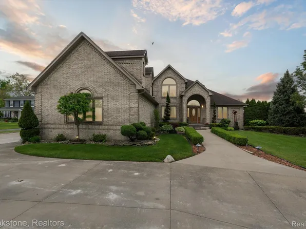 27820 29 Mile Rd, Lenox, MI 48048