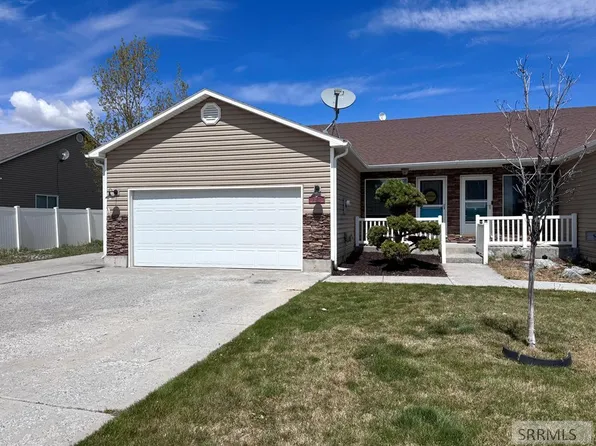 2987 E Glenn Cove Ct, Ammon, ID 83406