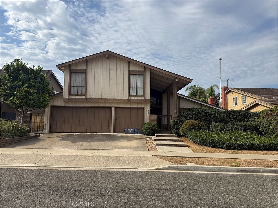 1st image of 1890 Oriole Dr