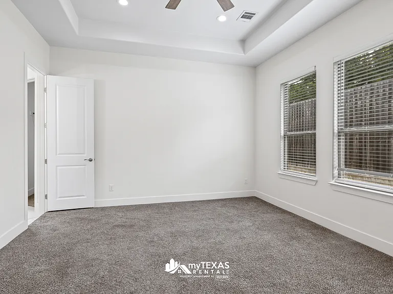 255 Kathryns Ct — Photo 4