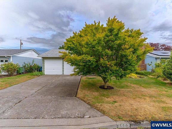 3rd image of 1563 Vanderbeck Ln