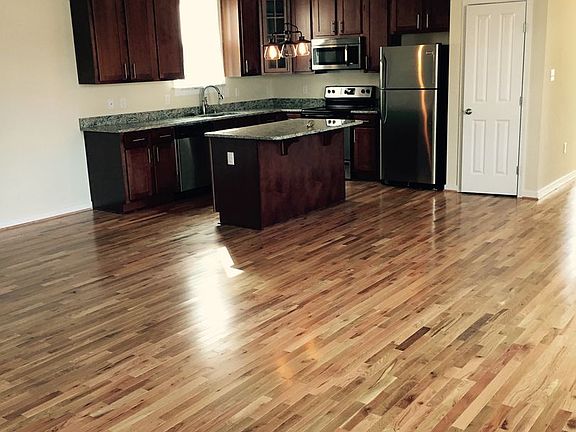 4th image of 807 N 23rd St #2