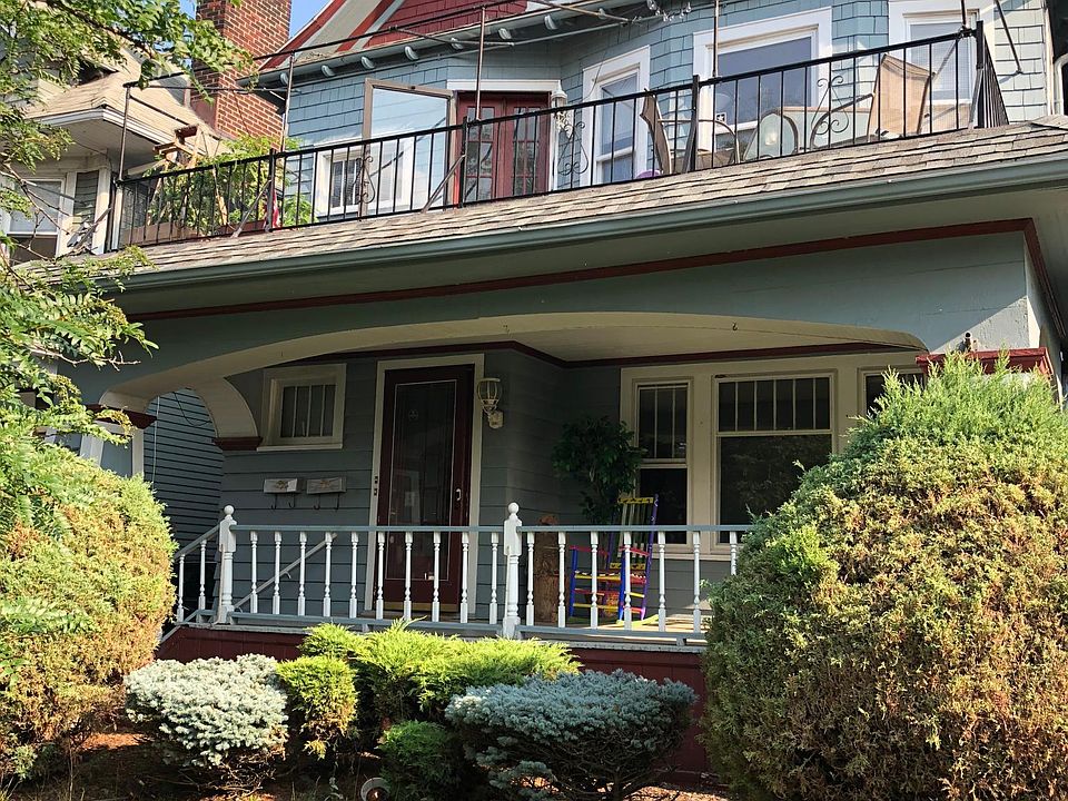 1st image of 305 Bedford Ave