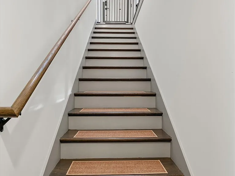 308 Sunliner Dr — Photo 22