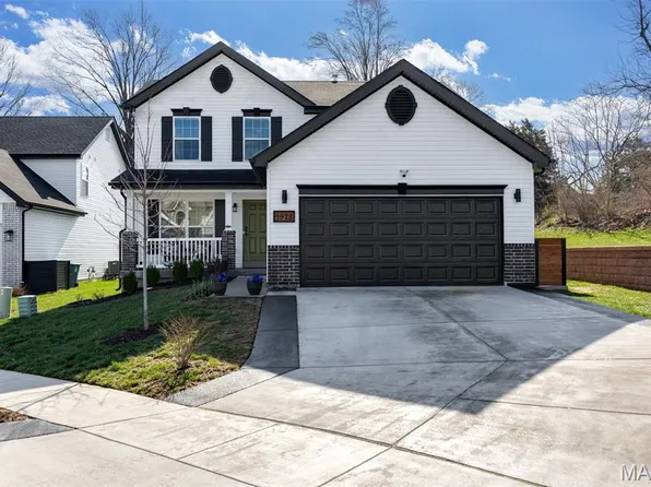 1928 Simba Cir, Saint Louis, MO 63125