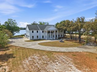 680 Mallet Bayou Rd, Freeport, FL 32439