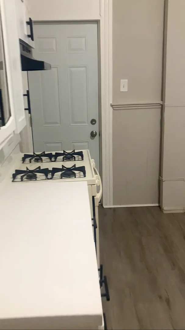 Spacious 3-Bedroom Home in a Prime Baltimore Location Only $1,500/Month! — Photo 3