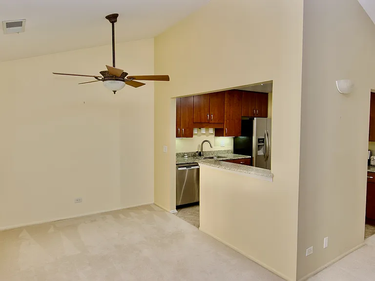 1047 Auburn Ln — Photo 8