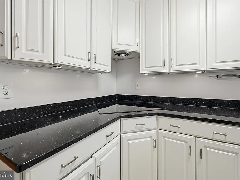 2242 Cartwright Pl — Photo 29