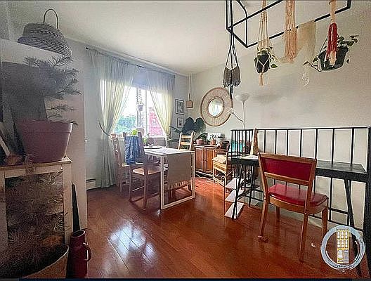 2nd image of 138 Linden St #2A