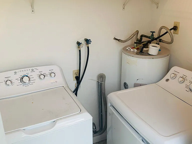 829 NE 12th Ave #3 — Photo 10