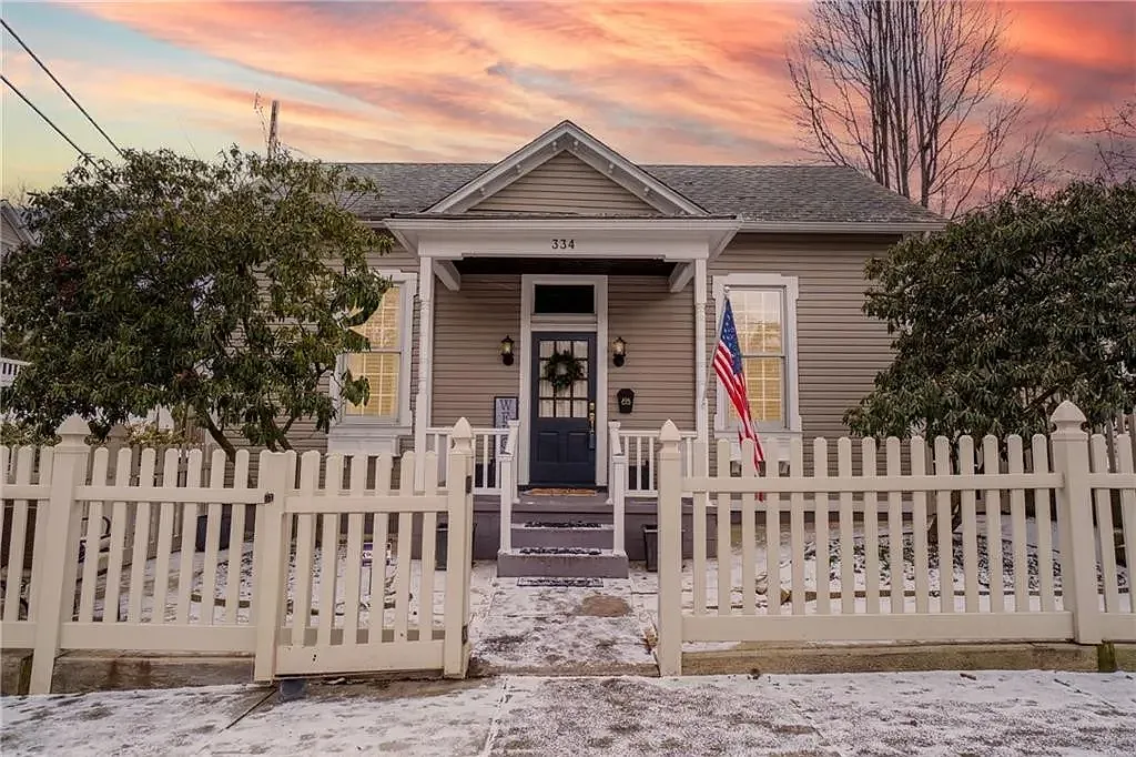 1 bed, 850 sqft, $2,200 — Photo 1