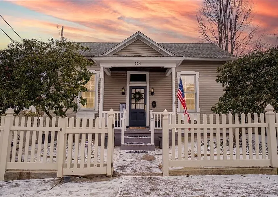 334 Little St