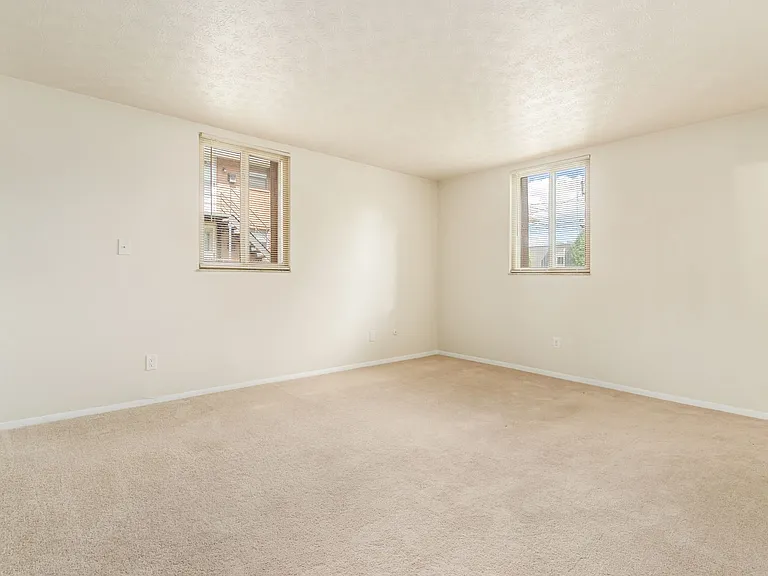 4445 Mobile Dr — Photo 6