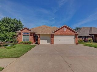 517 N Geronimo Way, Mustang, OK 73064