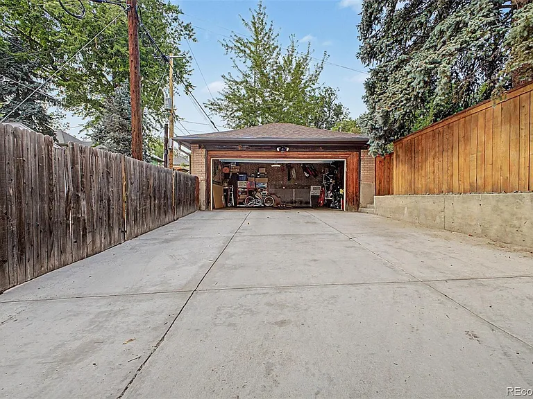 615 N Emerson St — Photo 44