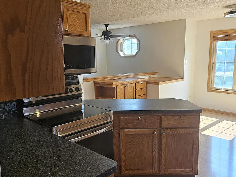 5398 Kahler Dr NE — Photo 10