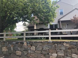 3 Spring Ct E #A, Broad Brook, CT 06016