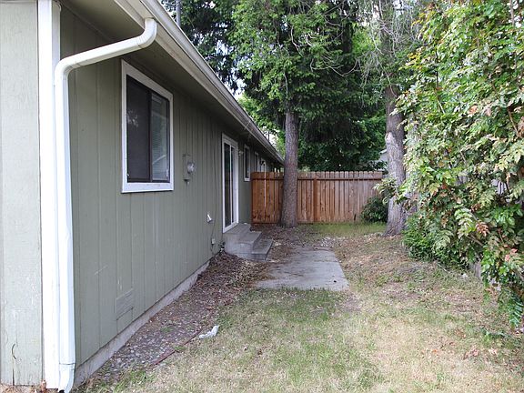 4th image of 2119 E Euclid Ave