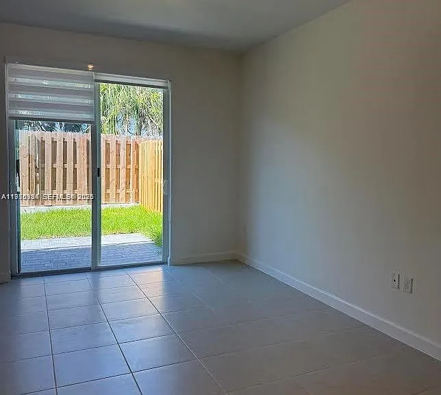 621 SE 13th Street Cir #1 — Photo 3