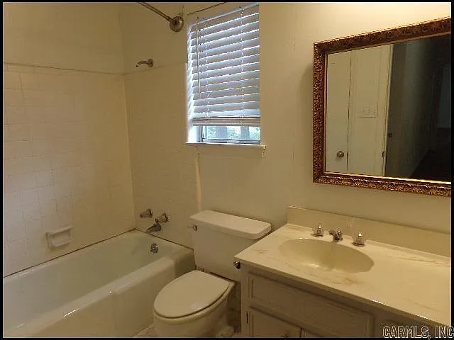 711 Mimi Ln — Photo 8