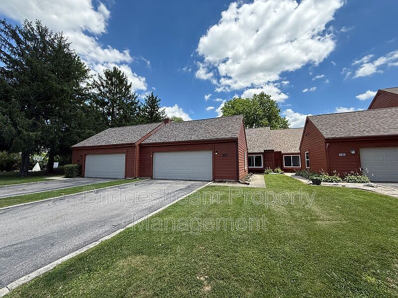 1st image of 4418 Burlingame Cmns