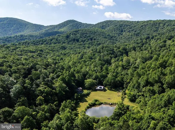 3072 Pine Grove Rd, Stanley, VA 22851