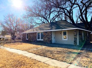 939 E 9th Ave, Hutchinson, KS 67501