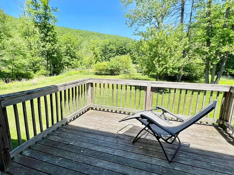 10 Apple Hill Dr — Photo 31