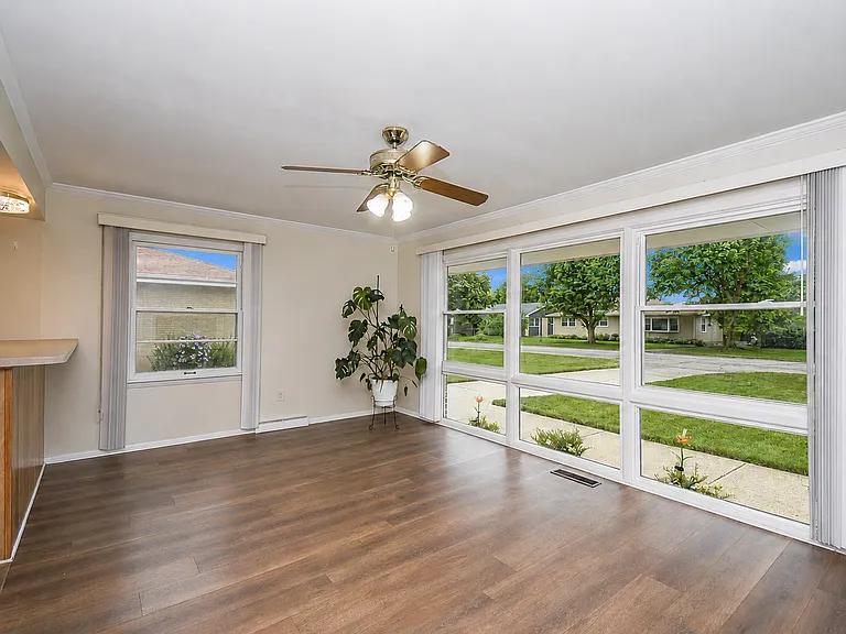 1802 Fairfield Rd — Photo 4